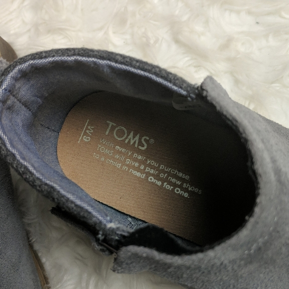Toms Gray Low Heel Zip Up Ankle Bootie sz 9W - Picture 5 of 6